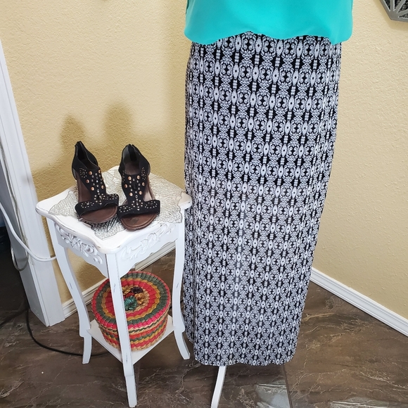 Maurice's Tribal Print Maxi Skirt sz L - Picture 7 of 8